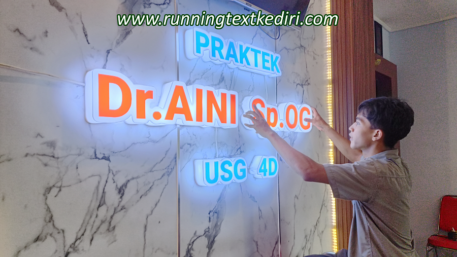 <p>Neon Box yang kami buat kini dengan bahan berkualitas dan anda bisa langsung hubungi kami untuk memesan neon box di tempat kami dengan harga terjangkau, dan kami juga berikan garansi untuk anda bila anda berbelanja di tempat kami. Neon box kini sudah sangat di gunakan dengan keindahan bila empat anda di beri neon.</p>